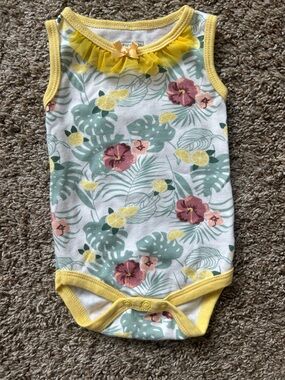 Baby Gear Yellow-Trim Floral Ruffle Onesie